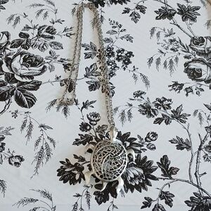 Vintage Silvertone‎ Animal Eclectic Whimsical Turtle Pendant Necklace
